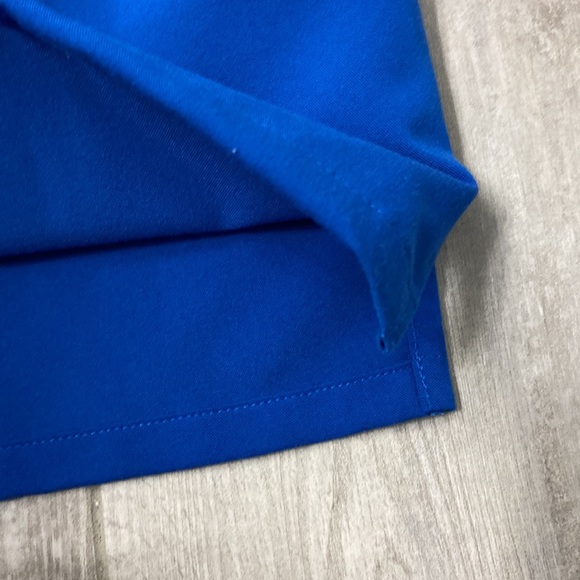 FIGS technical scrub top excellent condition. - Picture 5 of 6